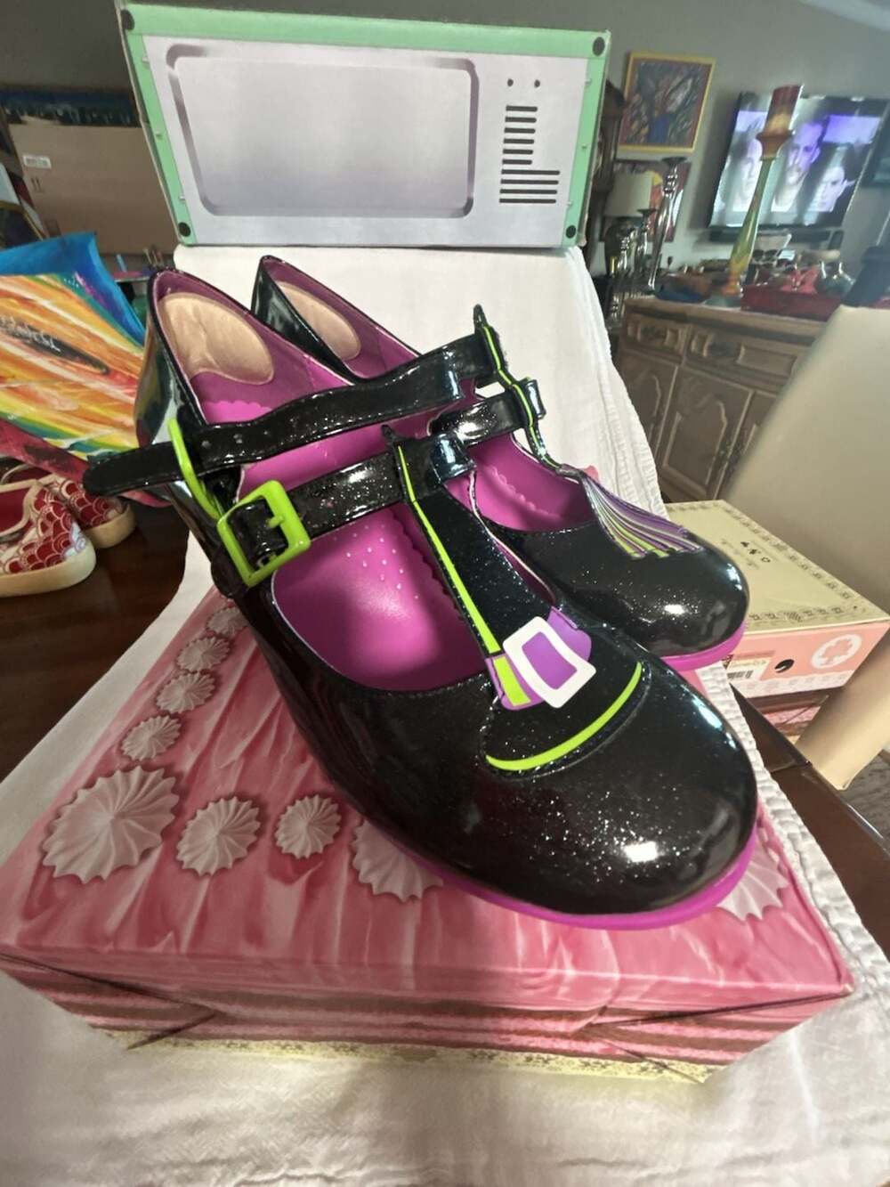 Hot Chocolate Design Double Top Mid Heel Mary Jane Shoes - Hocus Pocus Sz 9 US